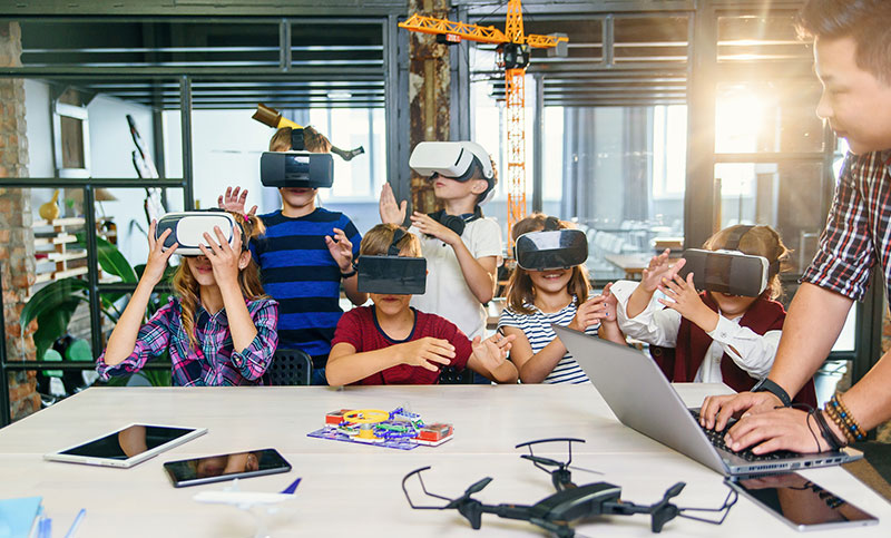The Metaverse Revolution: Redefining the Future of Learning Experiences