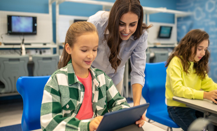 The Changing Role of Technology in Education: From Digital Classrooms to AI